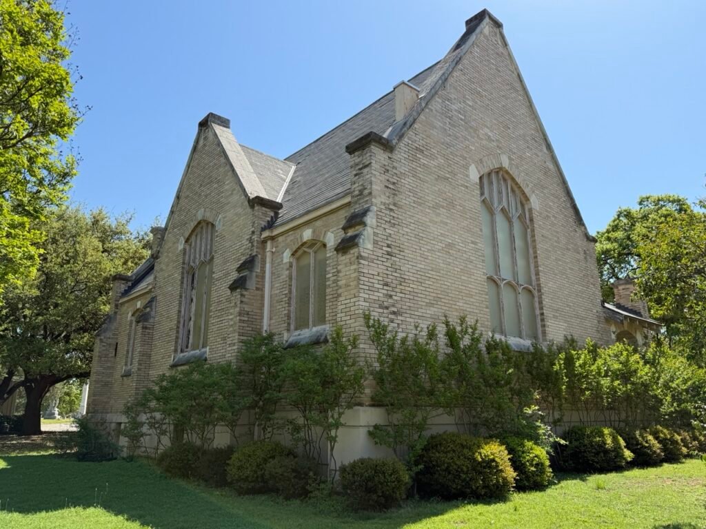 Oakwood Chapel corner view